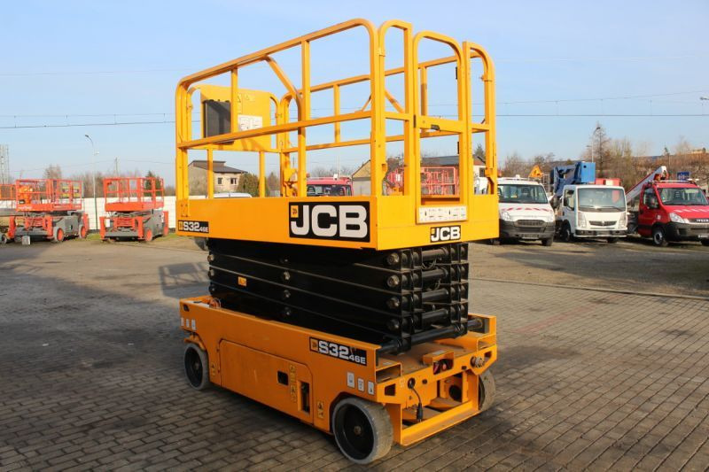 JCB podnośnik nożycowy elektryczny 12 m JCB S3246E electric scissor lift - Ножничный подъемник: фото 3 JCB podnośnik nożycowy elektryczny 12 m JCB S3246E electric scissor lift - Ножничный подъемник: фото 3