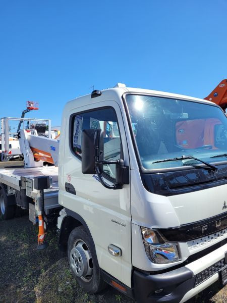 MITSUBISHI Canter Fuso 3C13 podnośnik koszowy 20 m Multitel MXE200 boom lift bucket truck - Грузовик с подъемником: фото 4 MITSUBISHI Canter Fuso 3C13 podnośnik koszowy 20 m Multitel MXE200 boom lift bucket truck - Грузовик с подъемником: фото 4