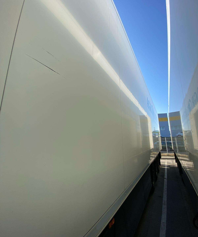 Schmitz SCHMITZ MULTITEMP 7cm - Полуприцеп-рефрижератор: фото 4 Schmitz SCHMITZ MULTITEMP 7cm - Полуприцеп-рефрижератор: фото 4