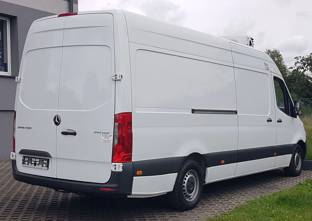 Mercedes-Benz SPRINTER MAXI CHŁODNIA AGREGAT GRZANIE IZOTERMA KLIMA ZASILANIE Z SILNIKA + ELEKTRYCZNE - Малотоннажный рефрижератор: фото 4 Mercedes-Benz SPRINTER MAXI CHŁODNIA AGREGAT GRZANIE IZOTERMA KLIMA ZASILANIE Z SILNIKA + ELEKTRYCZNE - Малотоннажный рефрижератор: фото 4