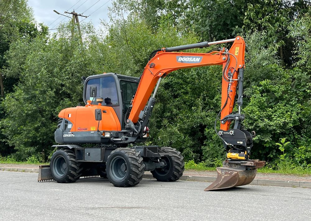 Doosan DOOSAN DX57W *ROTOTILT* 2200 Motogodzin JAK NOWA KOPARKA KOŁOWA STAN PERFEKCYJNY SPROWADZONA - Колёсный экскаватор: фото 2 Doosan DOOSAN DX57W *ROTOTILT* 2200 Motogodzin JAK NOWA KOPARKA KOŁOWA STAN PERFEKCYJNY SPROWADZONA - Колёсный экскаватор: фото 2