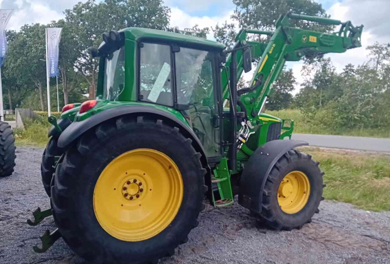 John Deere 6320 met 623R voorlader - Трактор: фото 2 John Deere 6320 met 623R voorlader - Трактор: фото 2