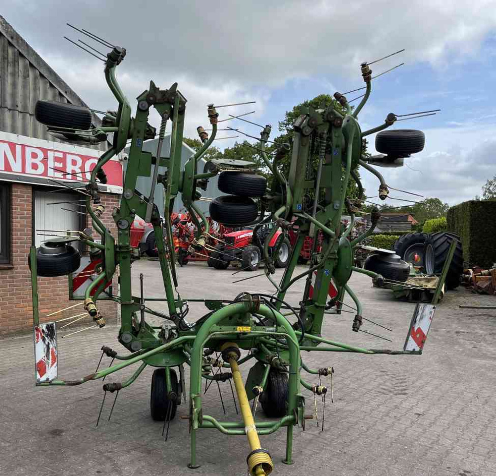 Krone KW 8.80/8 Schudder Tedder Kreiselheuer weidebouwmachines - Сеноворошилка: фото 2 Krone KW 8.80/8 Schudder Tedder Kreiselheuer weidebouwmachines - Сеноворошилка: фото 2