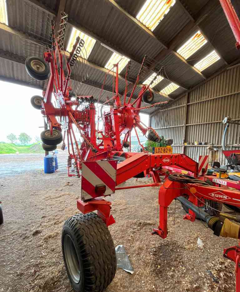 Kuhn GA 8521 zwadhark zwiller rugger rake weidebouwmachines - Сеноворошилка: фото 4 Kuhn GA 8521 zwadhark zwiller rugger rake weidebouwmachines - Сеноворошилка: фото 4