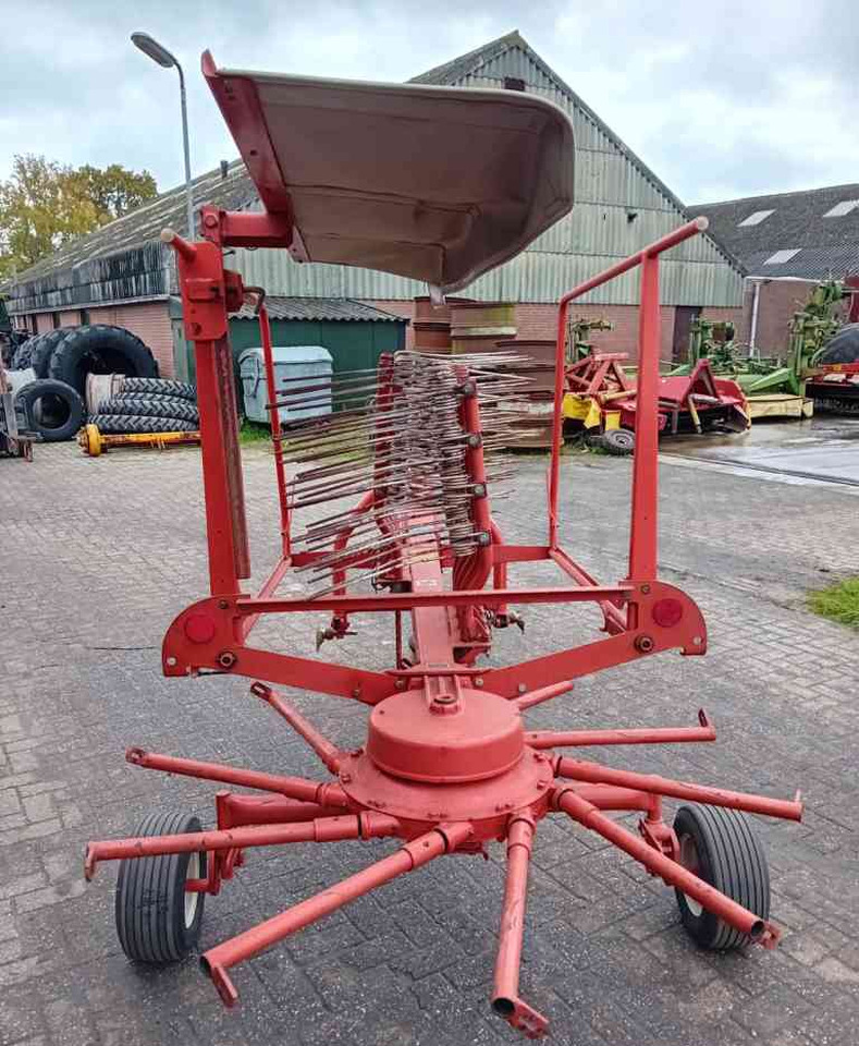 Kuhn GA4101GM zwadhark - Сеноворошилка: фото 3 Kuhn GA4101GM zwadhark - Сеноворошилка: фото 3
