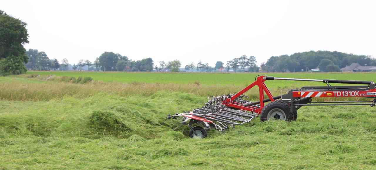 Massey Ferguson TD 1028X TRC Haaktandschudder Lely Lotus weidebouwmachines. - Сеноворошилка: фото 4 Massey Ferguson TD 1028X TRC Haaktandschudder Lely Lotus weidebouwmachines. - Сеноворошилка: фото 4