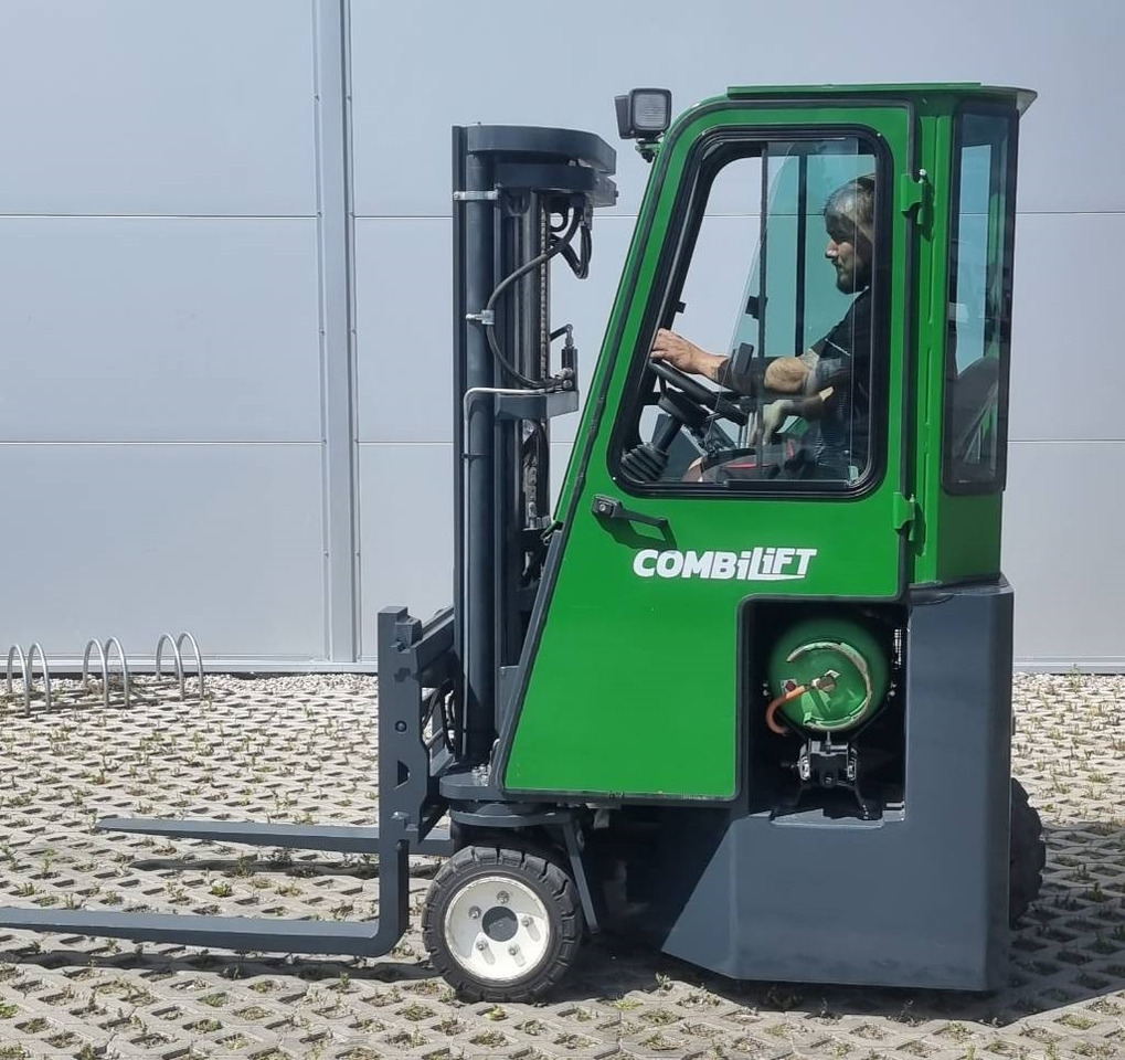 Combilift CB 2500 LPG - Четырехсторонний погрузчик: фото 5 Combilift CB 2500 LPG - Четырехсторонний погрузчик: фото 5