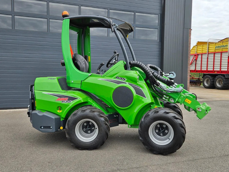 Avant 635i Rental mini-shovel - Гусеничный мини-погрузчик: фото 2 Avant 635i Rental mini-shovel - Гусеничный мини-погрузчик: фото 2