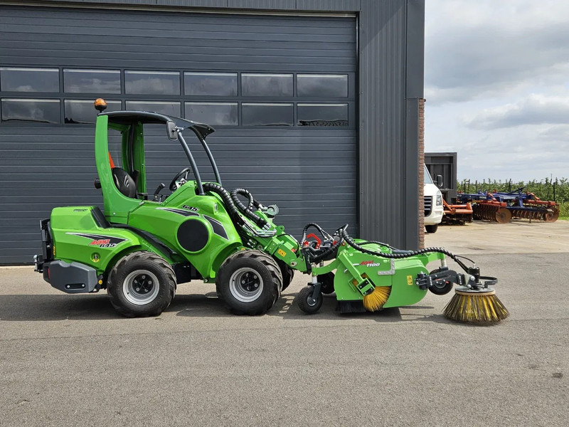 Avant 645i Rental mini-shovel - Гусеничный мини-погрузчик: фото 2 Avant 645i Rental mini-shovel - Гусеничный мини-погрузчик: фото 2