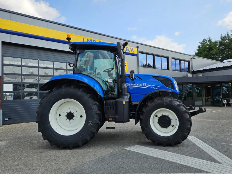 New Holland T7.210 Range command 50 km/h - Трактор: фото 2 New Holland T7.210 Range command 50 km/h - Трактор: фото 2