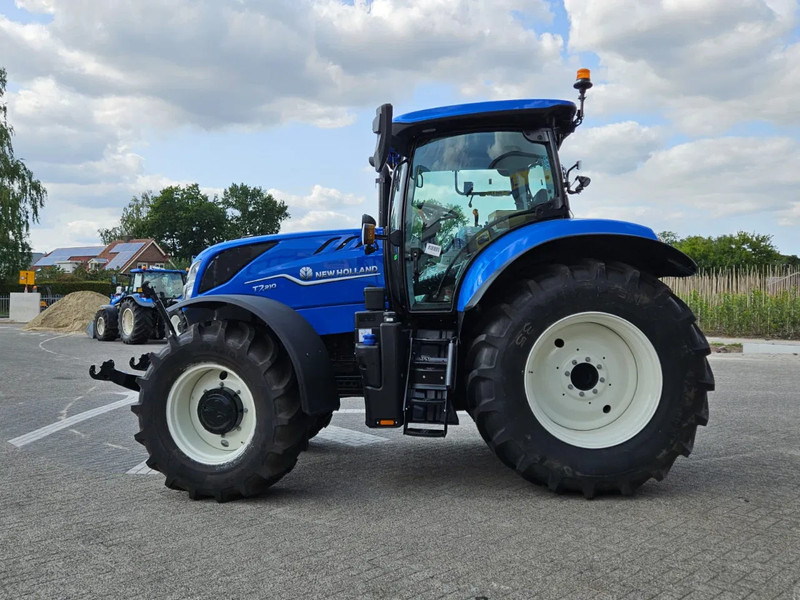 New Holland T7.210 Range command 50 km/h - Трактор: фото 4 New Holland T7.210 Range command 50 km/h - Трактор: фото 4