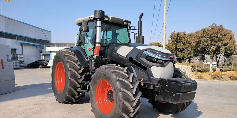 Новый Трактор NEW MAXUS 260 HP 4x4 Tractor Warranty up to 10 YEARS НОВИЙ MAXUS 260 К.с. Трактор 4x4 Гарантія до 10 РОКІВ NOWY MAXUS 260 KM Ciągnik 4x4 Gwarancja do 10 LAT: фото 7