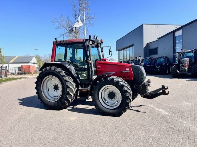 Трактор Valtra 6400, Luchtremmen, Fronthef, Frontaftakas: фото 14