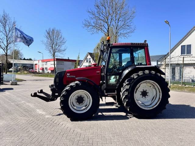 Valtra 6400, Luchtremmen, Fronthef, Frontaftakas - Трактор: фото 1 Valtra 6400, Luchtremmen, Fronthef, Frontaftakas - Трактор: фото 1