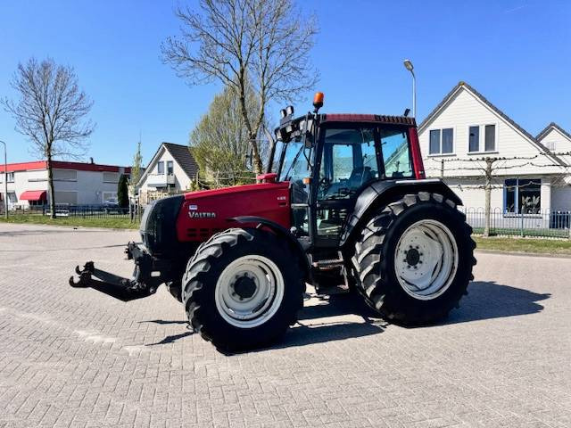 Valtra 6400, Luchtremmen, Fronthef, Frontaftakas - Трактор: фото 2 Valtra 6400, Luchtremmen, Fronthef, Frontaftakas - Трактор: фото 2