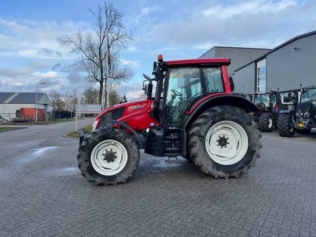 Valtra N123 Hitech5 - Трактор: фото 1 Valtra N123 Hitech5 - Трактор: фото 1