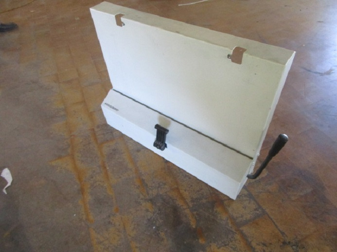 TISCH-PLATTENABKANTGERÄT G2.090.9051/01 FÜR SM 52 - Печатное оборудование: фото 1 TISCH-PLATTENABKANTGERÄT G2.090.9051/01 FÜR SM 52 - Печатное оборудование: фото 1