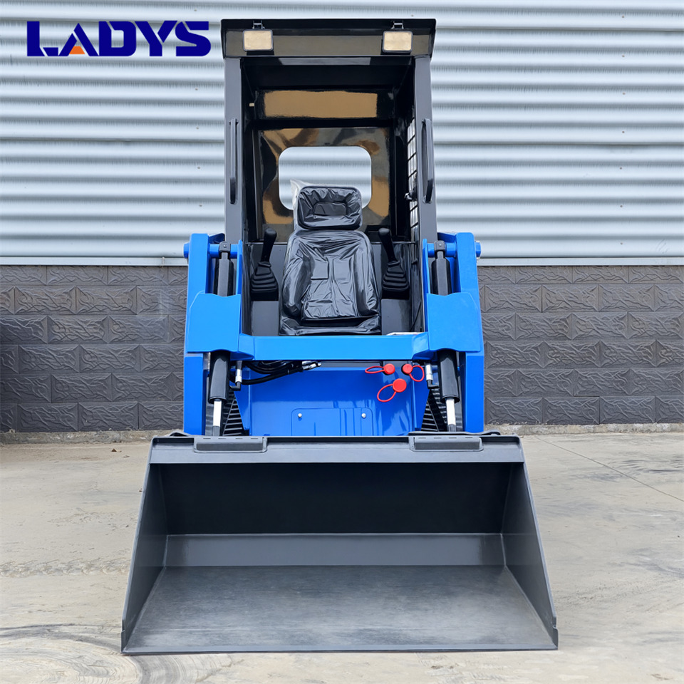 LADYS LADYS LA670 Mini Small Skid Steer Loader Compact Track Diesel Mini Skid Steer Loader For Sale With Small Mini Skid Steer Attachments 4 In 1 Bucket - Мини-погрузчик с бортовым поворотом: фото 5 LADYS LADYS LA670 Mini Small Skid Steer Loader Compact Track Diesel Mini Skid Steer Loader For Sale With Small Mini Skid Steer Attachments 4 In 1 Bucket - Мини-погрузчик с бортовым поворотом: фото 5