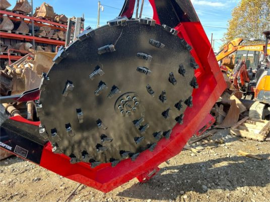 Broyeur forestier pour minichargeur - Лесной мульчер: фото 5 Broyeur forestier pour minichargeur - Лесной мульчер: фото 5