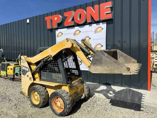 Gehl 3840 - Мини-погрузчик с бортовым поворотом: фото 5 Gehl 3840 - Мини-погрузчик с бортовым поворотом: фото 5