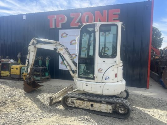 Komatsu PC26MR-3 cabine à 19500€ HT - Мини-экскаватор: фото 4 Komatsu PC26MR-3 cabine à 19500€ HT - Мини-экскаватор: фото 4