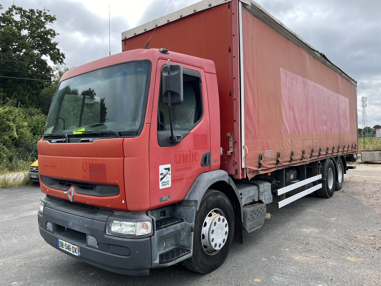 RENAULT Premium 320dci 6x2 plsc - Тентованный грузовик: фото 1 RENAULT Premium 320dci 6x2 plsc - Тентованный грузовик: фото 1