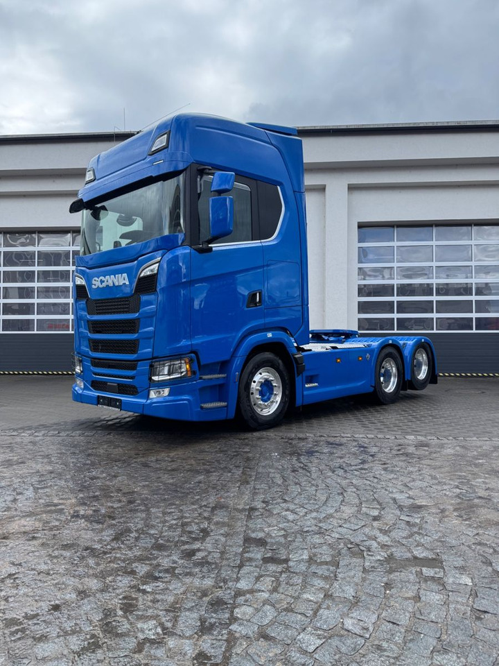 Новый Тягач Scania S660 V8: фото 1