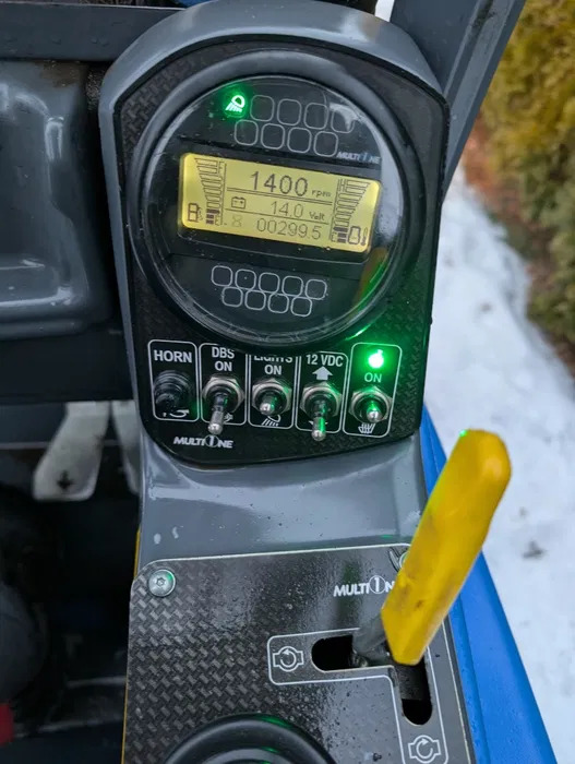 Multione 5.2K - Компактный фронтальный погрузчик: фото 5 Multione 5.2K - Компактный фронтальный погрузчик: фото 5