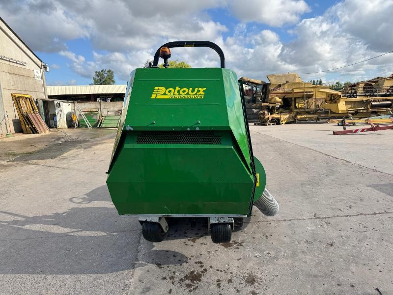 JOHN DEERE 1026R - Трактор: фото 3 JOHN DEERE 1026R - Трактор: фото 3