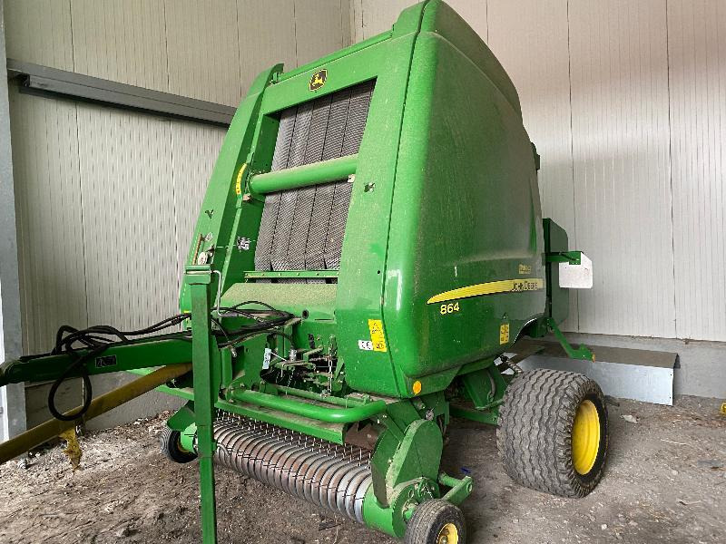 JOHN DEERE 864 - Пресс-подборщик рулонный: фото 1 JOHN DEERE 864 - Пресс-подборщик рулонный: фото 1
