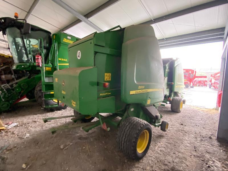 JOHN DEERE 864 - Пресс-подборщик рулонный: фото 3 JOHN DEERE 864 - Пресс-подборщик рулонный: фото 3