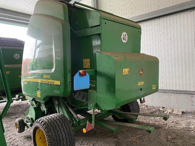 JOHN DEERE 864 - Пресс-подборщик рулонный: фото 2 JOHN DEERE 864 - Пресс-подборщик рулонный: фото 2