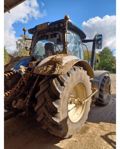 NEW-HOLLAND T7.270 AC - Трактор: фото 2 NEW-HOLLAND T7.270 AC - Трактор: фото 2