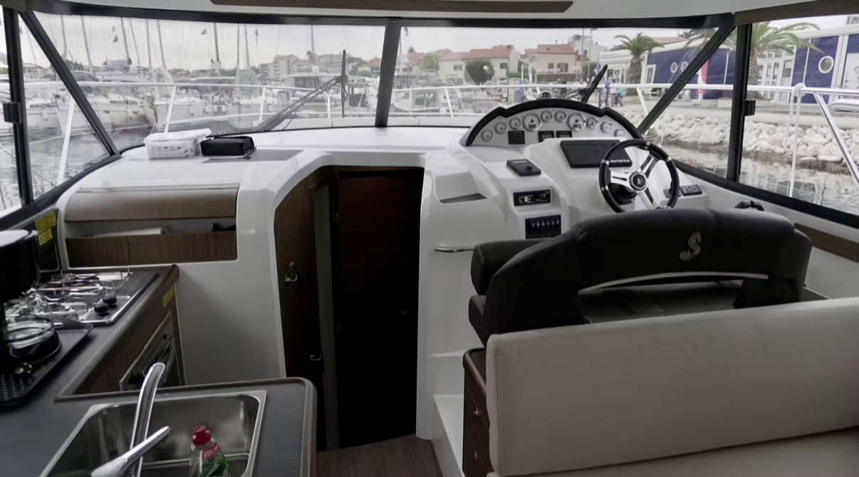 Другая техника Beneteau Antares 36 Fly, Air Conditioning, TOP !!!: фото 13