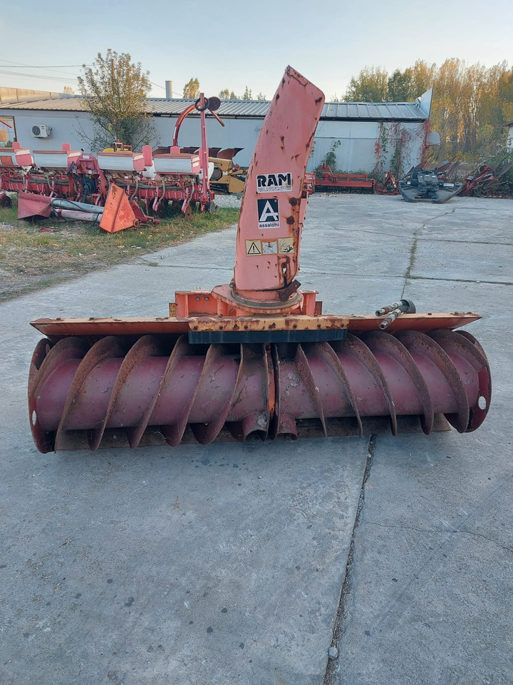 Freza zapada/Snow blower Assaloni pentru Buldoexcavator/Bobcat/Incatcator frontal - Роторный снегоочиститель для Строительной техники: фото 1 Freza zapada/Snow blower Assaloni pentru Buldoexcavator/Bobcat/Incatcator frontal - Роторный снегоочиститель для Строительной техники: фото 1