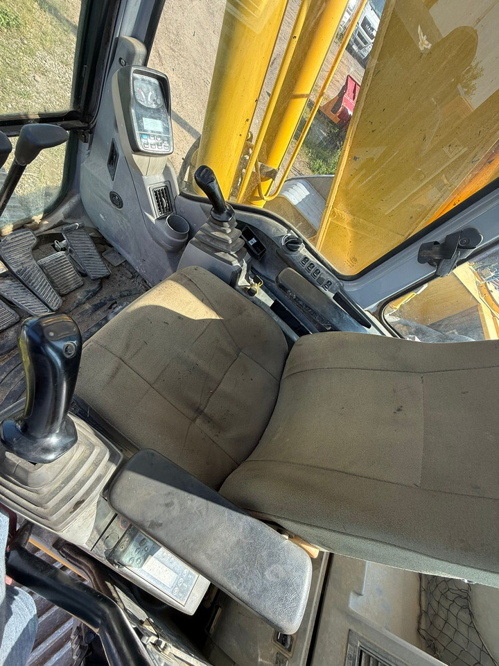 NEW HOLLAND E 215 EXCAVATOR - Гусеничный экскаватор: фото 3 NEW HOLLAND E 215 EXCAVATOR - Гусеничный экскаватор: фото 3