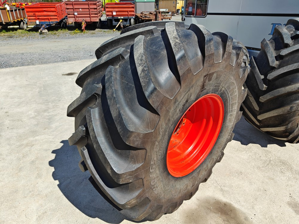 Mammuttirenkaat 750/65R26 ja 360/80-20 Claas 58S leikkuupuimuriin vanteilla, todella hyväkuntoiset! - Колесо для Другой техники: фото 4 Mammuttirenkaat 750/65R26 ja 360/80-20 Claas 58S leikkuupuimuriin vanteilla, todella hyväkuntoiset! - Колесо для Другой техники: фото 4