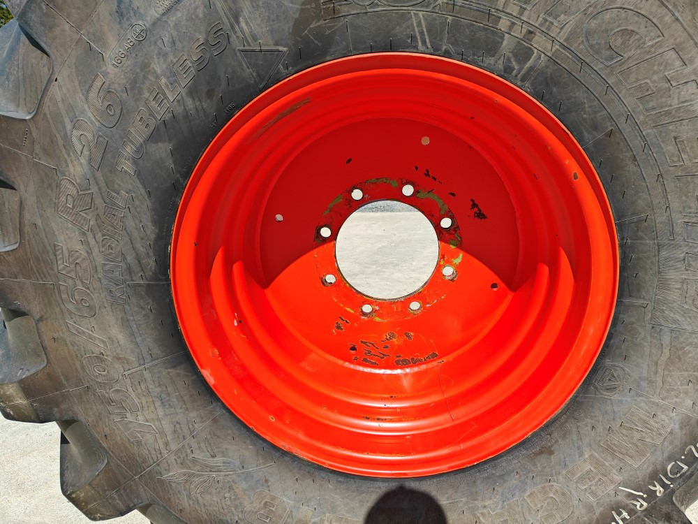 Mammuttirenkaat 750/65R26 ja 360/80-20 Claas 58S leikkuupuimuriin vanteilla, todella hyväkuntoiset! - Колесо для Другой техники: фото 5 Mammuttirenkaat 750/65R26 ja 360/80-20 Claas 58S leikkuupuimuriin vanteilla, todella hyväkuntoiset! - Колесо для Другой техники: фото 5