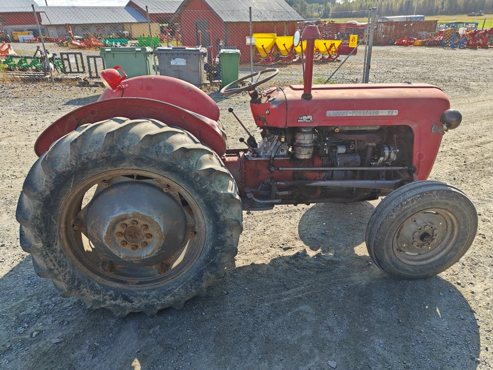 Massey Ferguson 35 traktori alkuperäiskuntoinen, katso video! - Трактор: фото 4 Massey Ferguson 35 traktori alkuperäiskuntoinen, katso video! - Трактор: фото 4