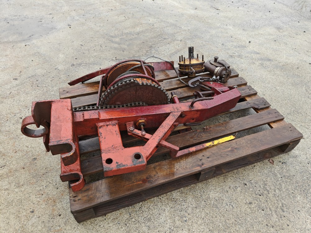 Remet Traktorivinssi - korjattavaksi - Дровокол: фото 1 Remet Traktorivinssi - korjattavaksi - Дровокол: фото 1