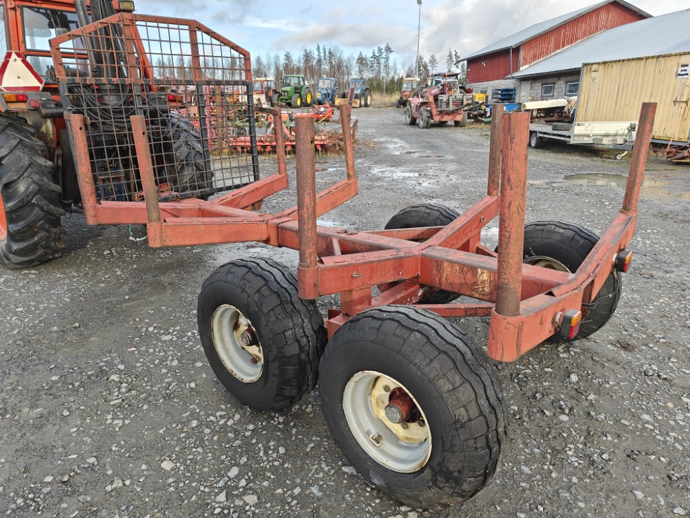 Rysky Metsävaunu telillä - Лесной прицеп: фото 2 Rysky Metsävaunu telillä - Лесной прицеп: фото 2