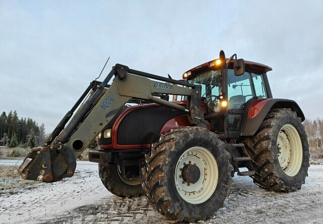 Valtra T190 HiTech etukuormaajalla - Трактор: фото 2 Valtra T190 HiTech etukuormaajalla - Трактор: фото 2