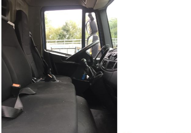 Iveco EUROCARGOeurocargo 120e19 - Грузовик с закрытым кузовом: фото 4 Iveco EUROCARGOeurocargo 120e19 - Грузовик с закрытым кузовом: фото 4