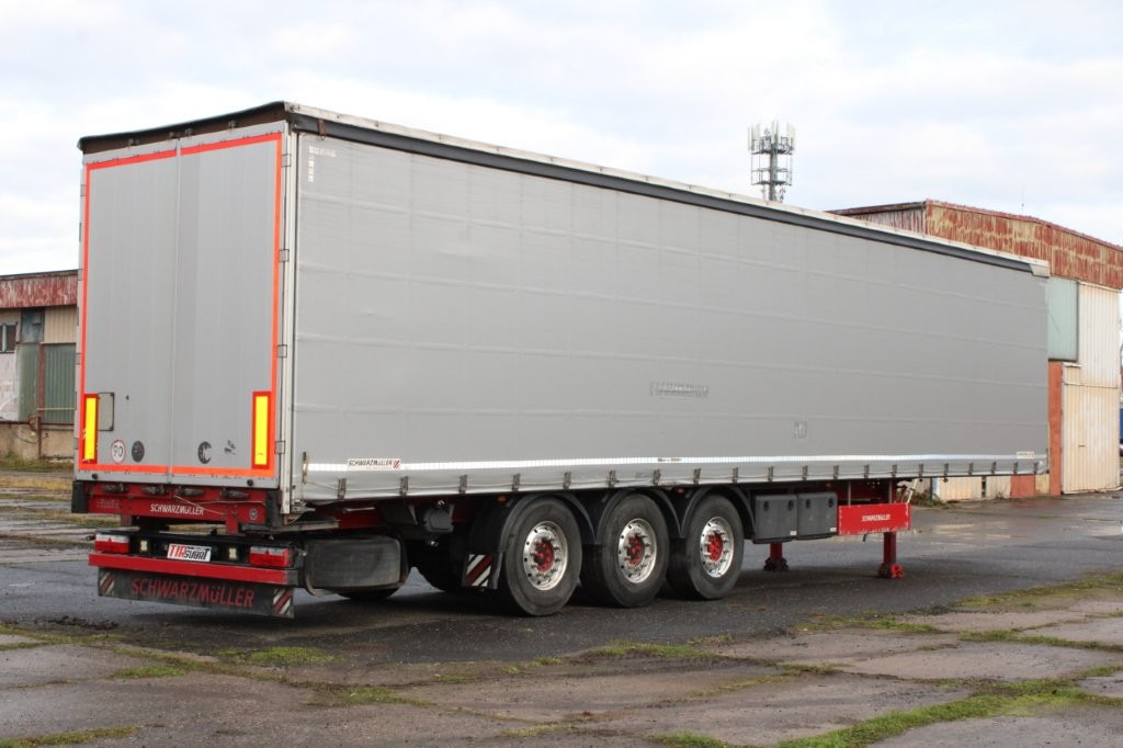 SCHWARZMÜLLER SPA 3/E, SAF, 2x ZVEDACÍ NÁPRAVA - Тентованный полуприцеп: фото 4 SCHWARZMÜLLER SPA 3/E, SAF, 2x ZVEDACÍ NÁPRAVA - Тентованный полуприцеп: фото 4