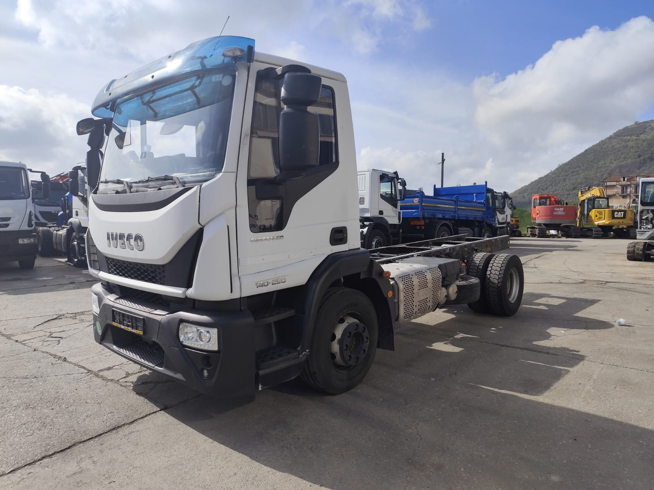 IVECO EUROCARGO 140-250 - Грузовик-шасси: фото 1 IVECO EUROCARGO 140-250 - Грузовик-шасси: фото 1