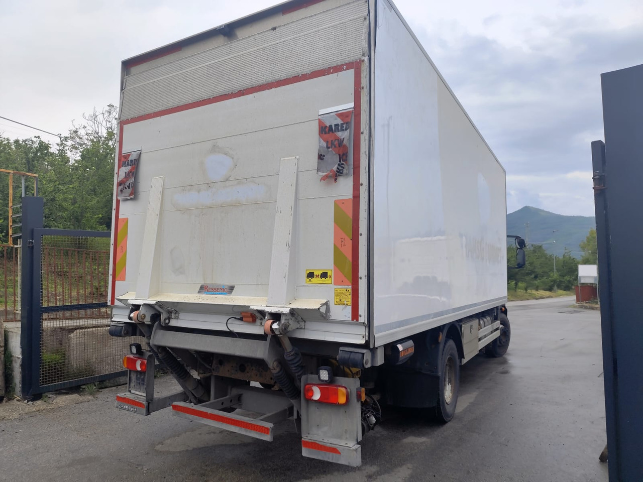 IVECO EUROCARGO 160-280 - Грузовик с закрытым кузовом, Автоманипулятор: фото 2 IVECO EUROCARGO 160-280 - Грузовик с закрытым кузовом, Автоманипулятор: фото 2