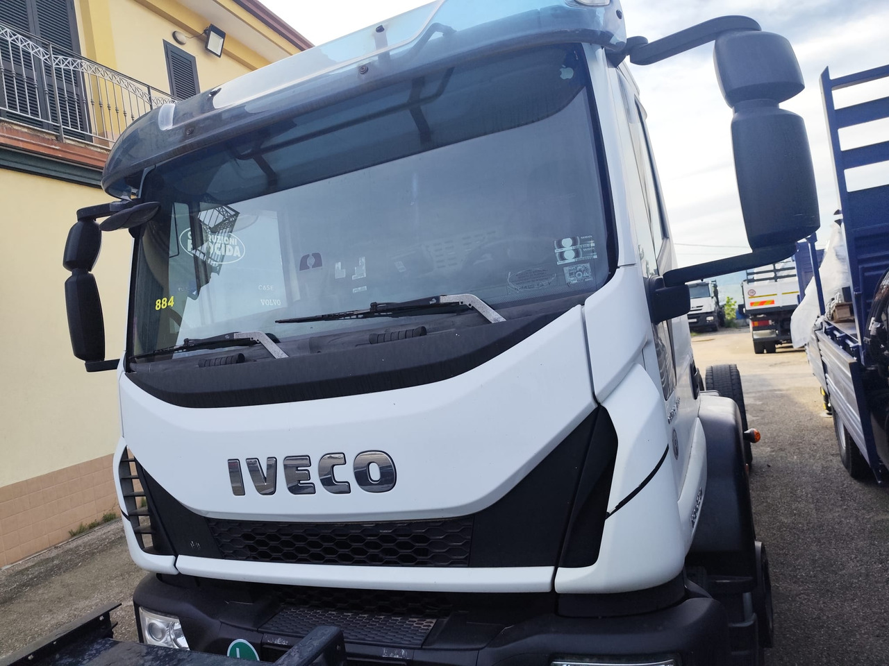 IVECO EUROCARGO 180-320 - Грузовик-шасси: фото 3 IVECO EUROCARGO 180-320 - Грузовик-шасси: фото 3