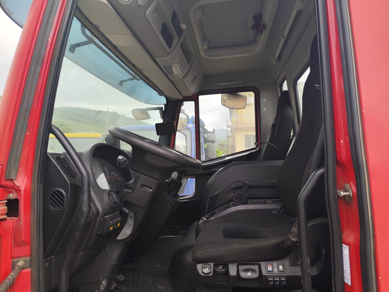 IVECO EUROCARGO 75-210 - Самосвал: фото 3 IVECO EUROCARGO 75-210 - Самосвал: фото 3