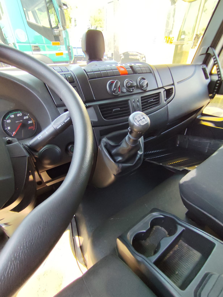 IVECO EUROCARGO 80-210 - Грузовик-шасси: фото 4 IVECO EUROCARGO 80-210 - Грузовик-шасси: фото 4