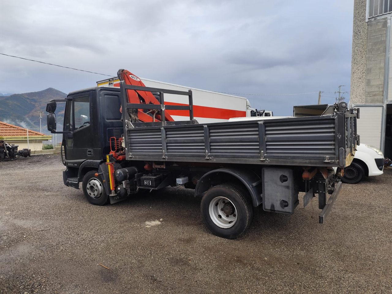 IVECO EUROCARGO 80E18 - Автоманипулятор, Самосвал: фото 4 IVECO EUROCARGO 80E18 - Автоманипулятор, Самосвал: фото 4